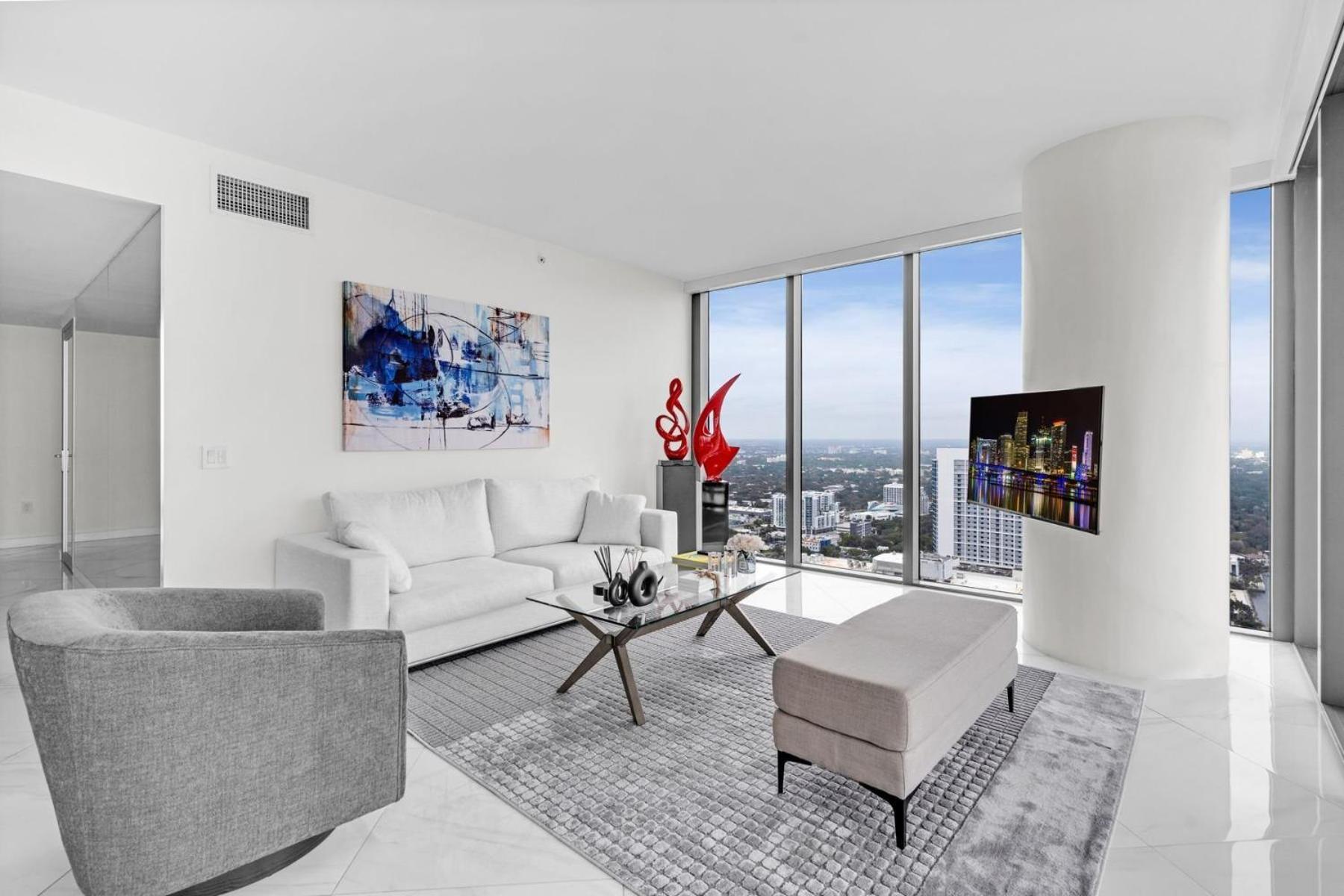 Apartment Luxury Corner Unit With Stunning Bay Views