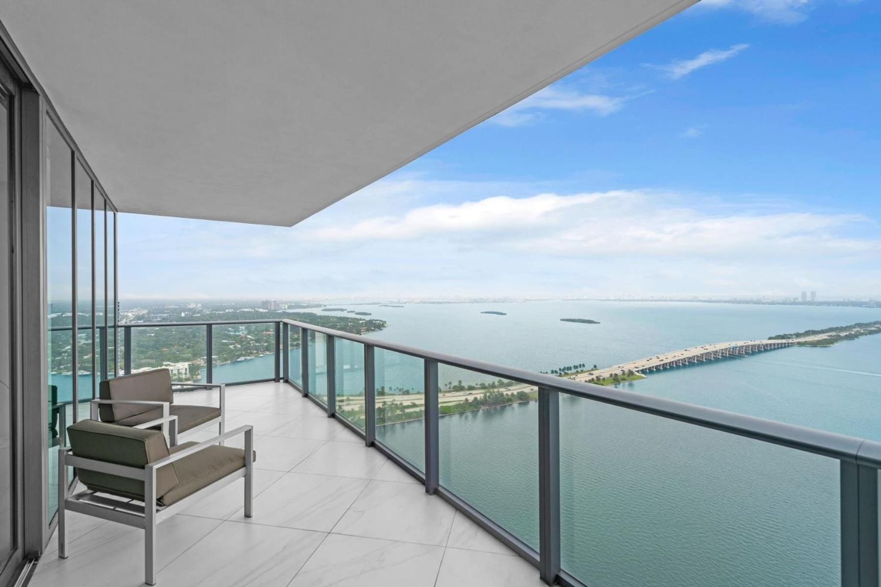 Luxury Corner Unit With Stunning Bay Views * Miami
